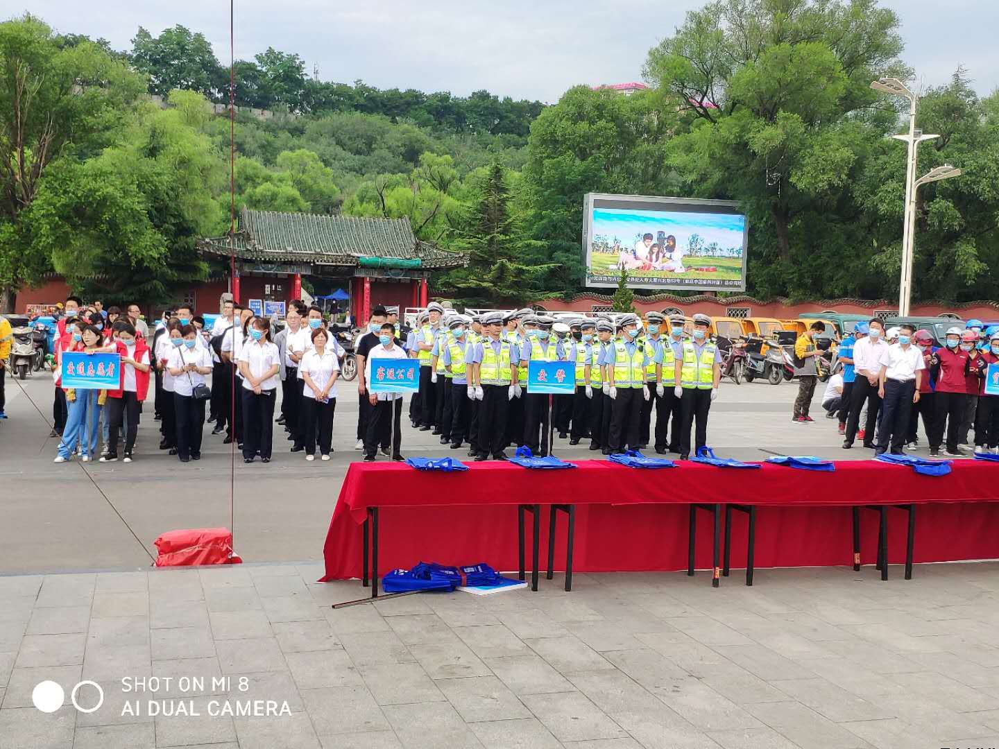 泓源新能源出租汽車公司參加安全生產宣傳咨詢活動(圖2)