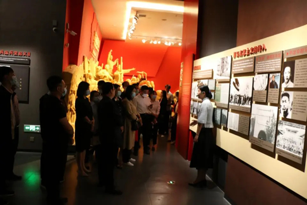 平?jīng)鲢垂军h委組織各支部開展“重溫歷史、砥礪前行”(圖2)